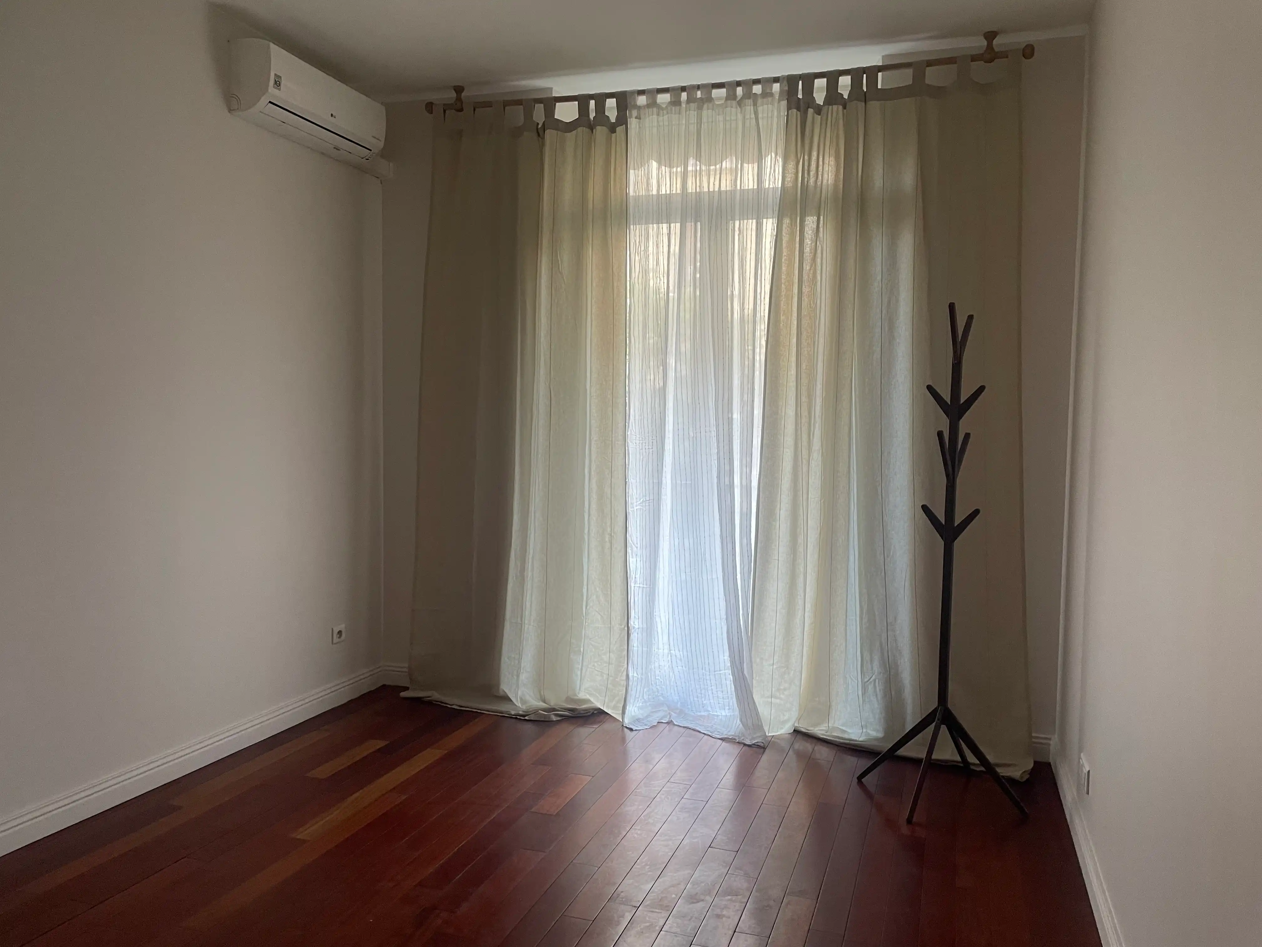 bureau isolé accoustique